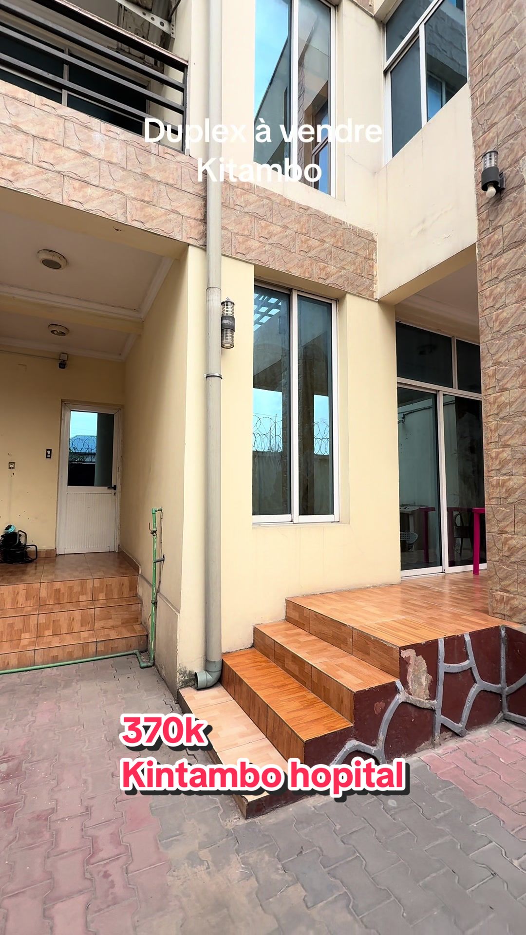 Duplex de 3 chambres à vendre à Kintambo