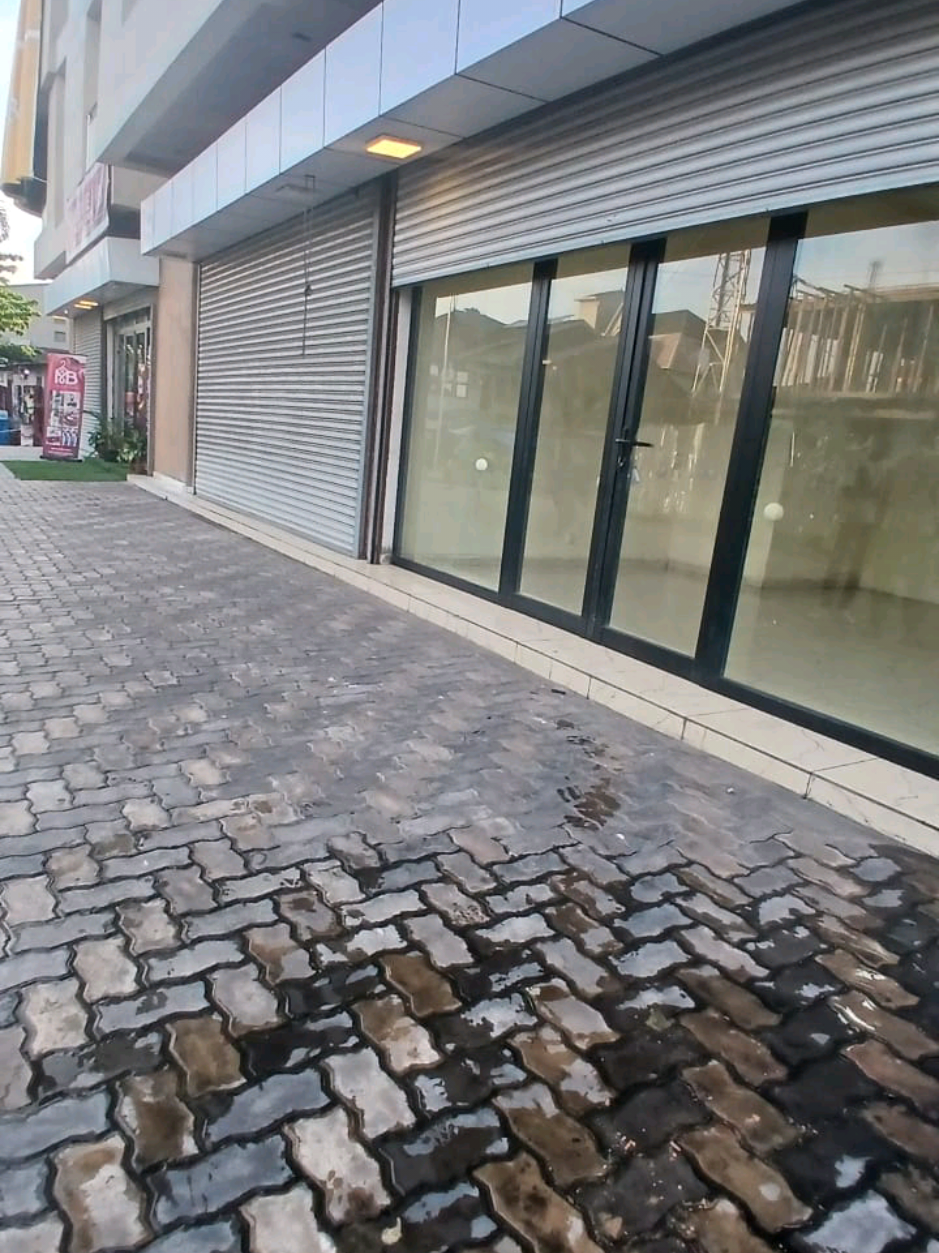 Local commercial à louer à Kasa-Vubu, Kasa-Vubu
