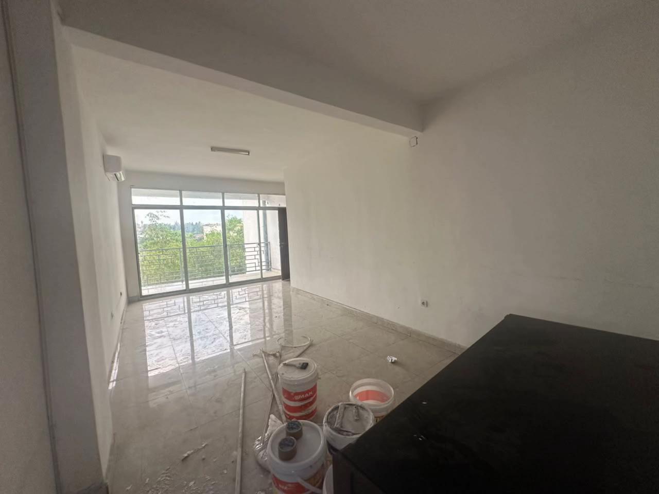Appartement de 2 chambres à louer à Ma Campagne, Ngaliema