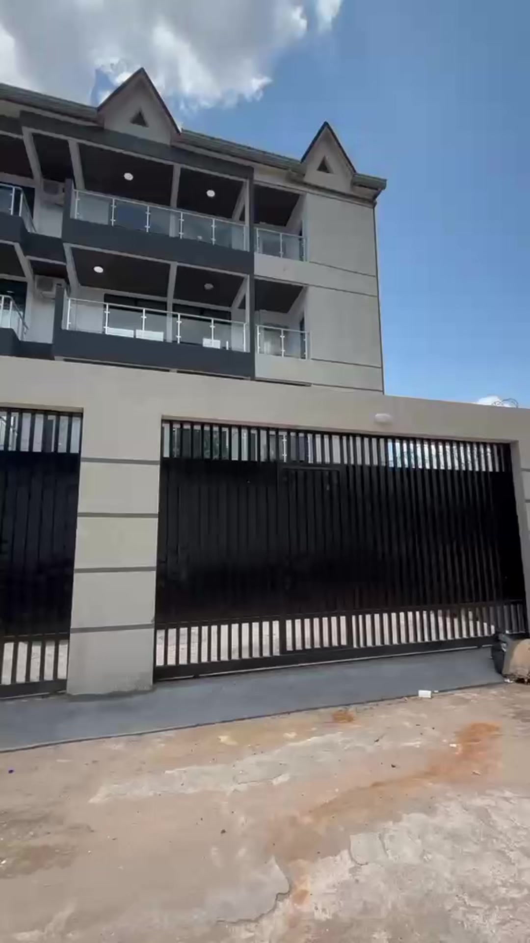 Appartement de 3 chambres à louer à Joly Parc, Ngaliema