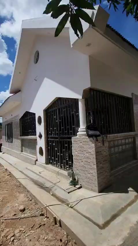 Maison de 3 chambres à louer à Golf Plateau 1, Lubumbashi