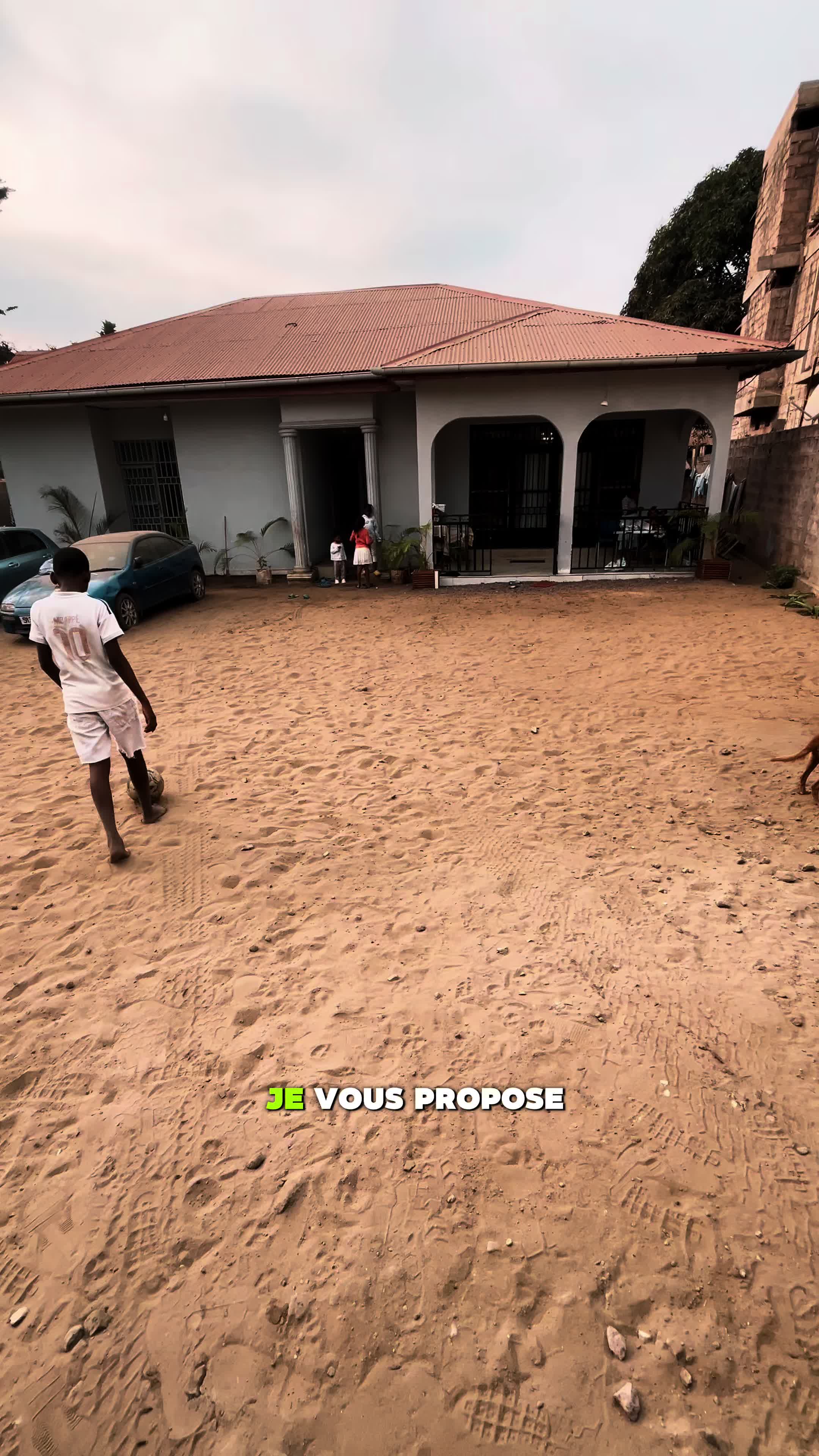 Maison de 4 chambres à vendre à UPN, Ngaliema