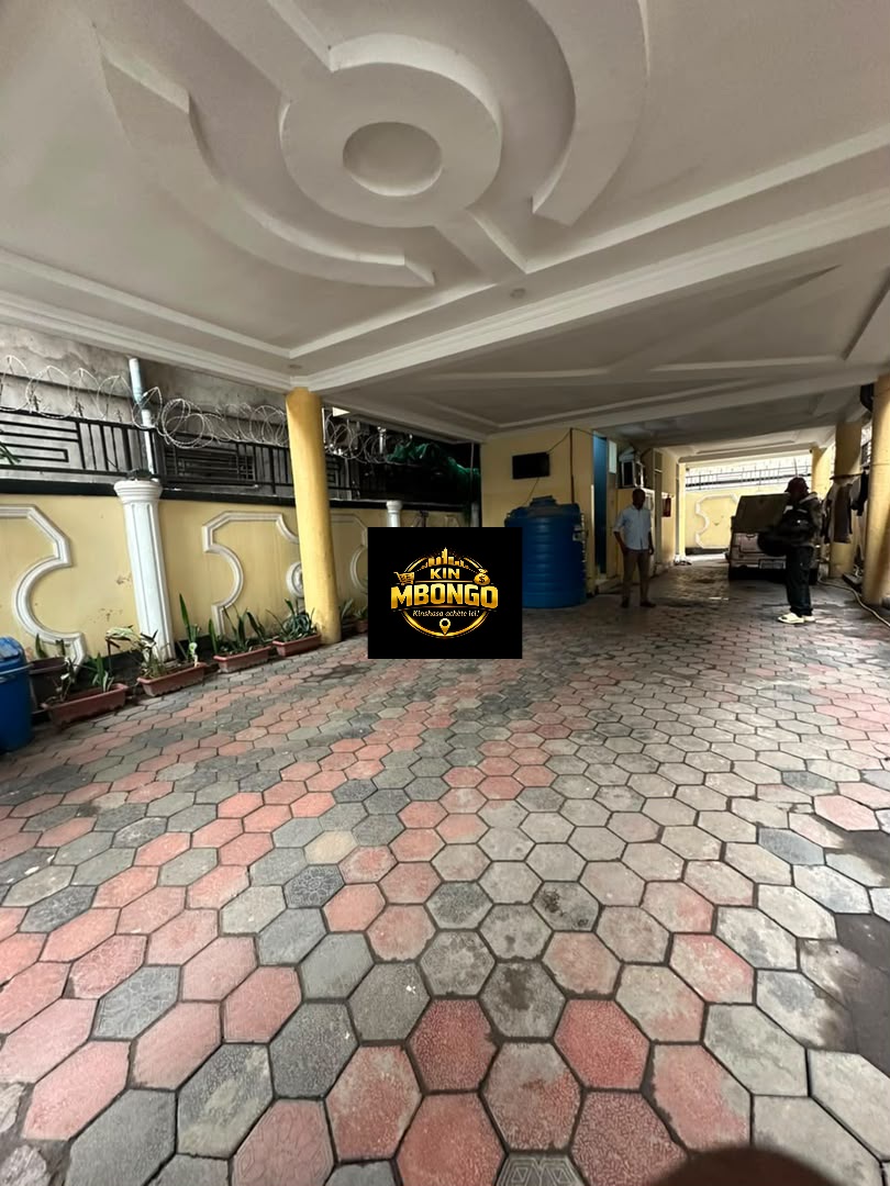 Appartement de 3 chambres à louer à Gombe
