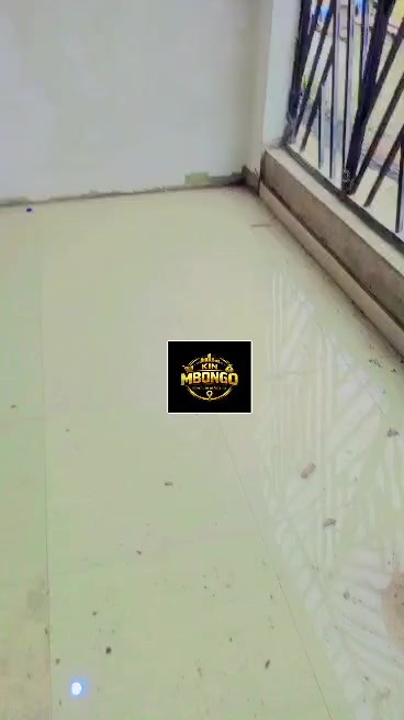 Appartement de 3 chambres à louer à Bandalungwa