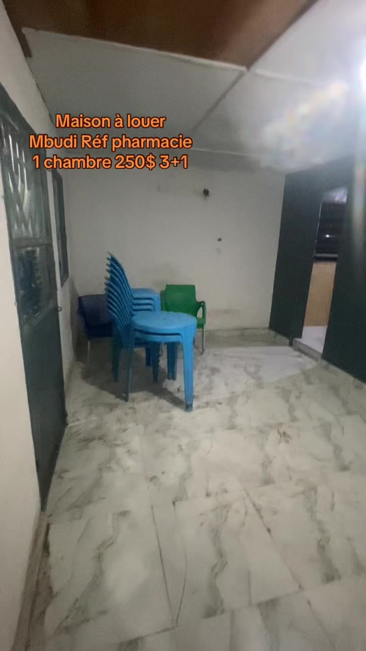 Maison de 1 chambre à louer à CPA Mushie, Mont Ngafula