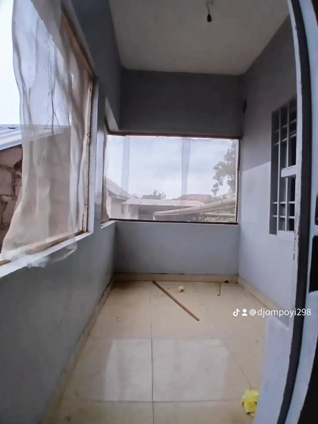 Appartement de 2 chambres à louer à Mbudi, Mont Ngafula