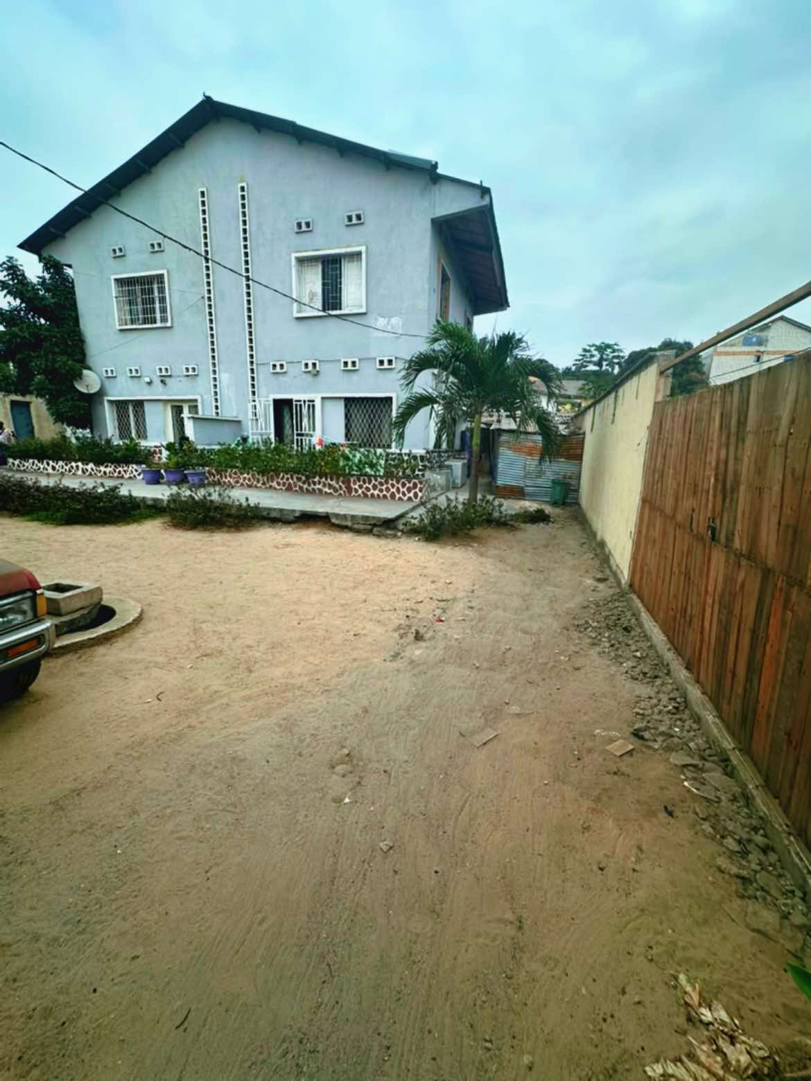 Duplex de 3 chambres à vendre à Résidentiel, Limete