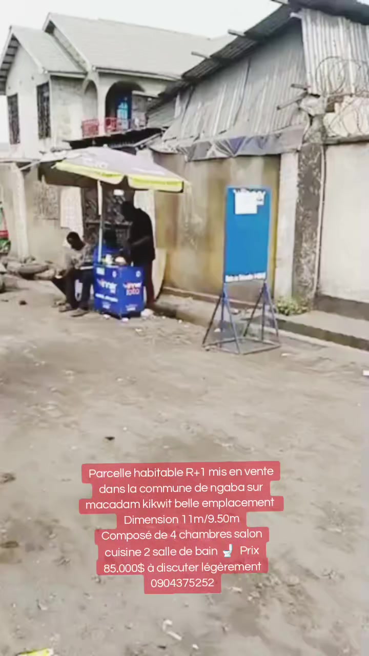 Maison de 4 chambres à vendre à Ngaba