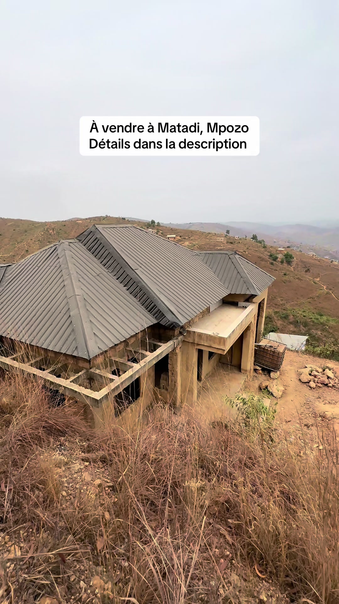 Maison de 3 chambres à vendre à Mpozo, Mvuzi, Matadi
