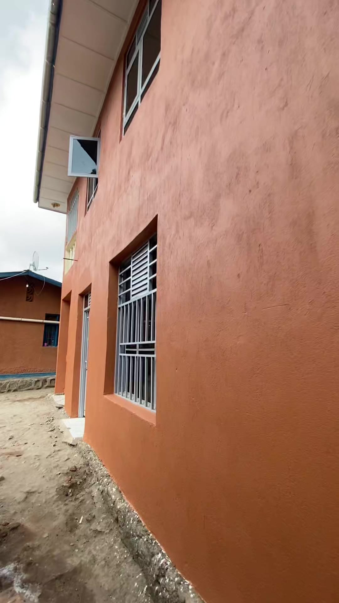 Maison de 2 chambres à louer à Kanyasi, Bunia