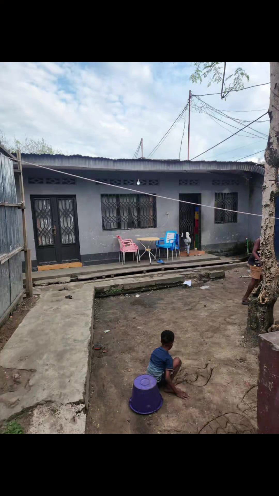 Parcelle avec maison de 2 chambres à vendre à Delvaux, Ngaliema