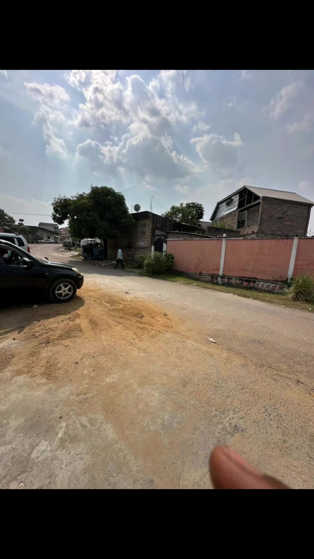 Parcelle avec maison de 2 chambres à vendre à Salongo, Lemba
