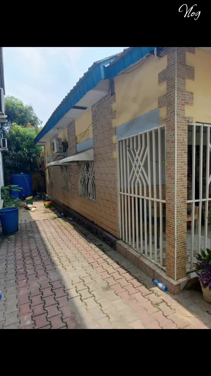Maison de 3 chambres à vendre à Binza Delvaux, Ngaliema
